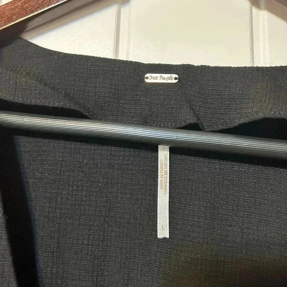 Free people top NWOT - Picture 4 of 7